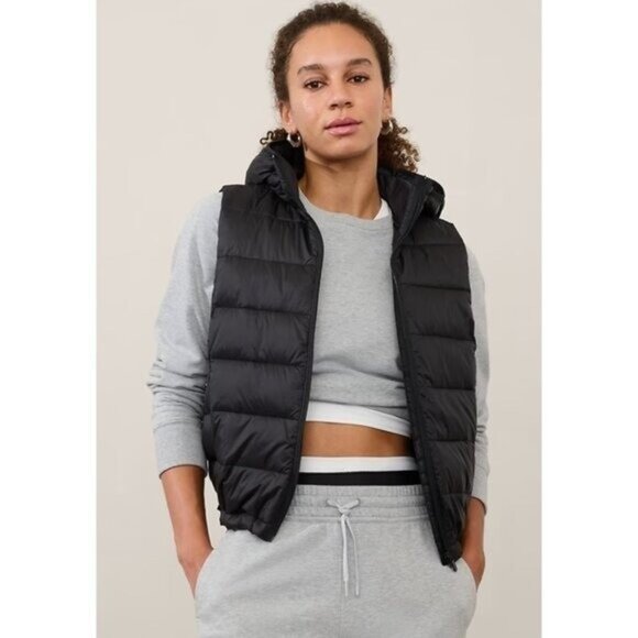 Athleta M Aire Puffer Vest in Black Size Medium - Picture 1 of 7